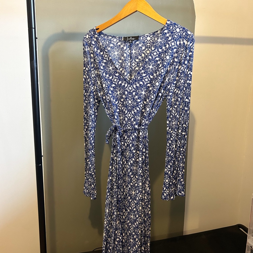 Lulus Blue and White Long Sleeved Dress